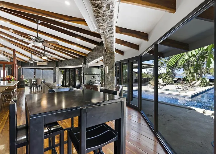 Playa - Beachfront Villa, Big Private Pool - Casa Bella Catalina *
