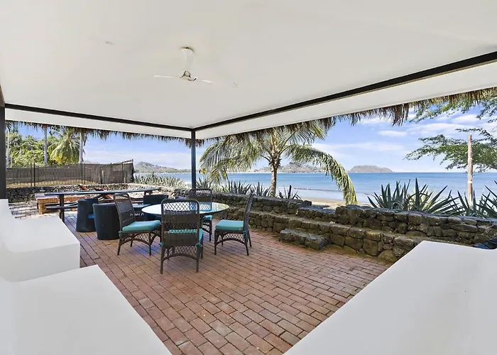 Сasa de vacaciones Playa - Beachfront Villa, Big Private Pool - Casa Bella Catalina *